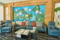 Qiubei Baiyan Grand Hotel (Jiaolian Square)