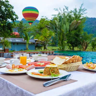 Lisha Garden Resort Hotel Hotels near Tham Xang