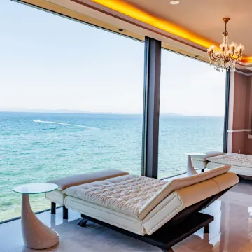 Namioto Terrace Suite Villa in AIGA