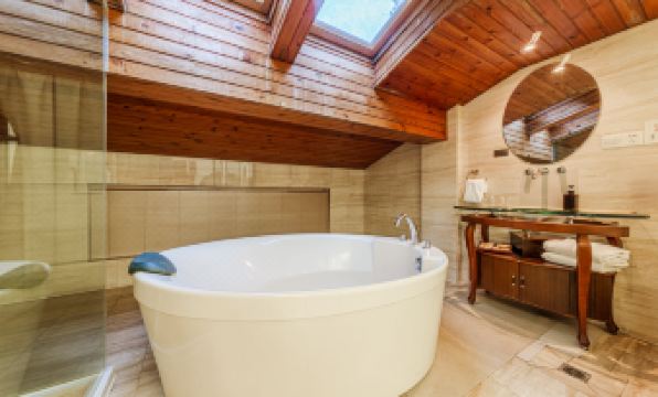 West Lake Hillview International Hotel