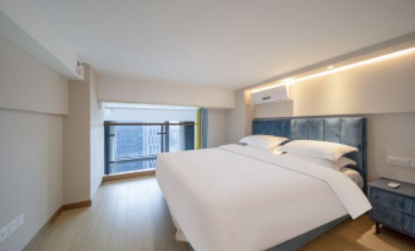 Autumn Thoughts High-Rise Scenic Administrative Apartment