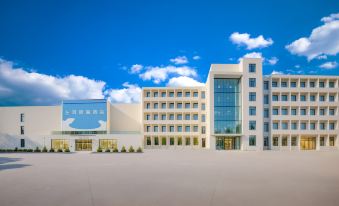 ZUOERTINGHAI HOTEL(Naxianghai Scenic Area-Diamond Beach Branch)