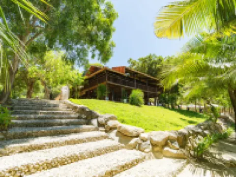 Paradise Resort Nha Trang Hotels near Hon Tam Island