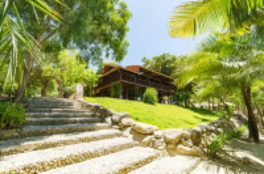 芽莊天堂度假村 鄰近漢潭島的酒店