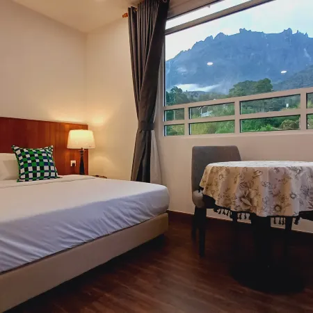 Sling & Stone Mountain Suites