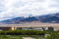 Grand Rezen Hotel DaChaiDan（Emerald Walking Street Store） - Mountain view