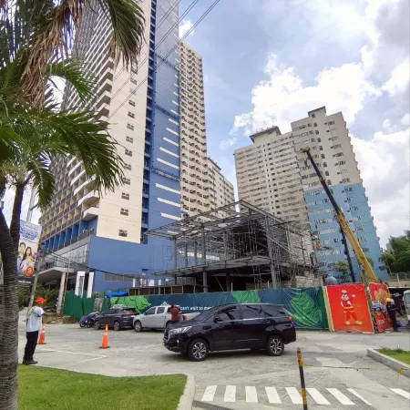 2 Bedroom Suite Condotel with Fast WIFI near BGC and Venice Grand Canal