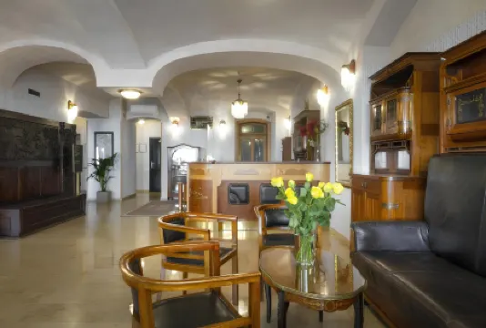 Hotel Mucha Отели рядом со станцией Praha Holesovice Railway Station