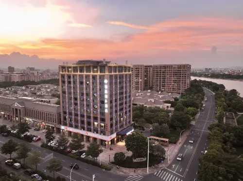 Platinum Crystal Hotel