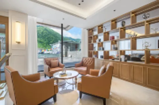 Vienna Hotel (Siguniangshan Scenic Area)