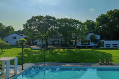 Quzhou Jianglang Mountain Harmony Courtyard·Four Arts of Song Dynasty Hotels near Qingyang Mao Culture Village