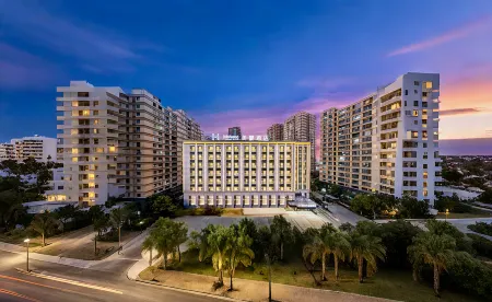 Mehood Hotel (Kunming Xin Luosiwan Tami Subway Station) Отели рядом с достопримечательностью «Kunming Railway Vocational and Technical College (Yangfu Campus)»