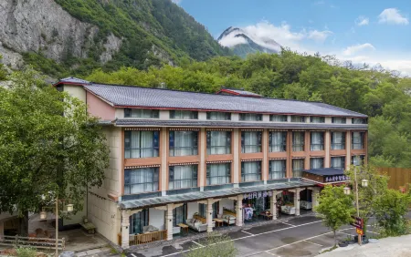 九寨溝半山月舍智能飯店（九寨溝景區店）