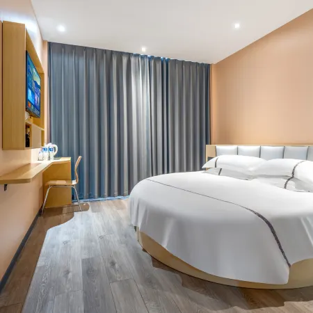 Home Inn UP Huayi Zhilv Hotel (Quzhou Longyou, Damaonan Historical and Cultural Street Store