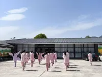 Moon Bay Courtyard-Style Hotel