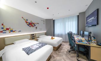 Wangyu E-Sports Hotel (Wuhan Hankou Railway Station South Square Branch)