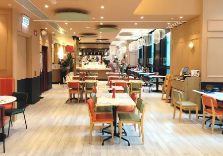 Holiday Inn Express Hong Kong Kowloon CBD2 Отели рядом с достопримечательностью «Гонконгский университет науки и технологии»