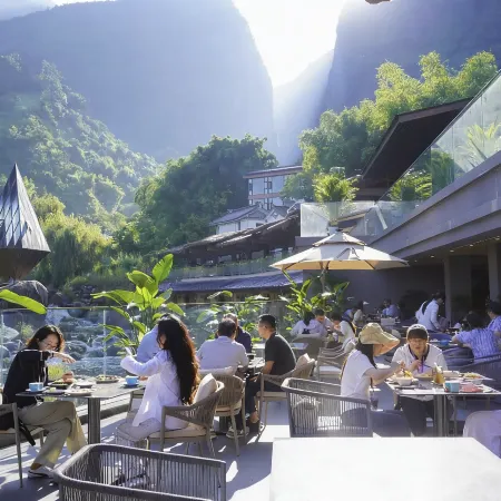 Dali CangShan Shimenquan Hot Spring Resort Hotel