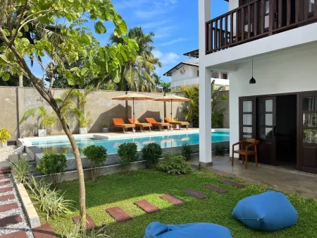 Lum Residence Отели рядом со станцией Ahangama Railway Station