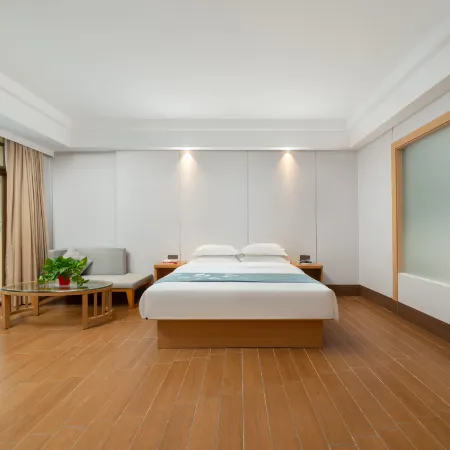 GEM Hotel (Dongfang Haitang Park)