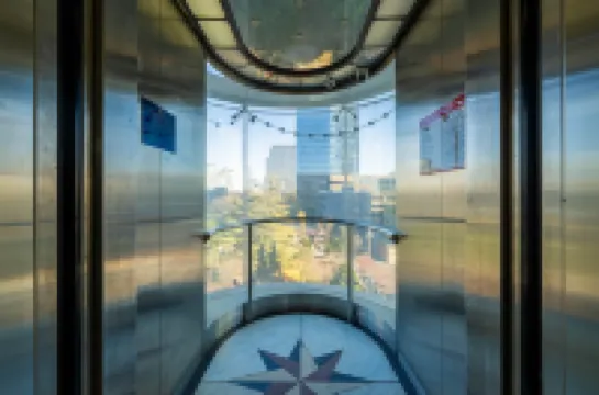 Beijing Yizhan Youth Hotel (Yansha Liangmaqiao Subway Station)