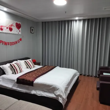 Duchang Hongyun Business Hotel