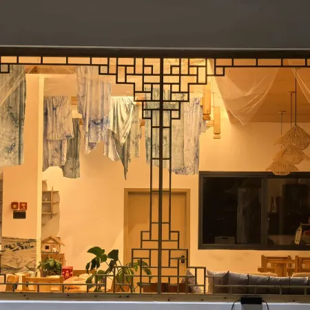 Mountain Whisper & Blooming Verse Scenic View Inn (Zhaoxing)