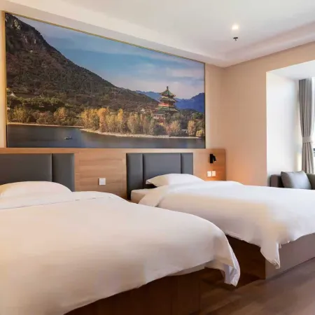 Liangyuan Business Hotel (Huaming Industrial Park)