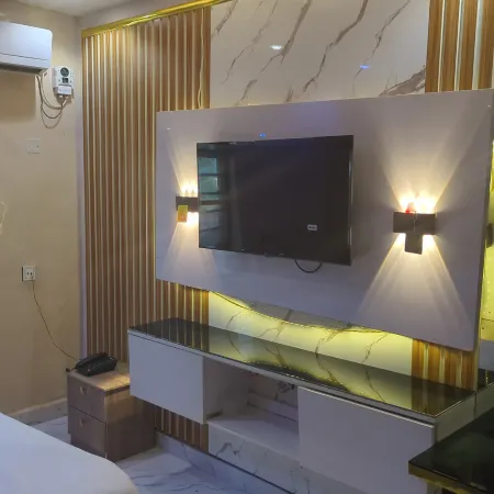 517 VIP Suites and Apartments