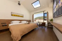 Shangri-La Mingting Inn (Dukgiong Ancient Town Branch) - New