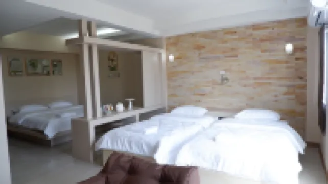 ชิโรอิ โพชเทล