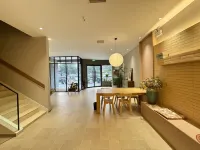 Locke Hotel (Luoyang Longmen High-speed Rail Station Branch)