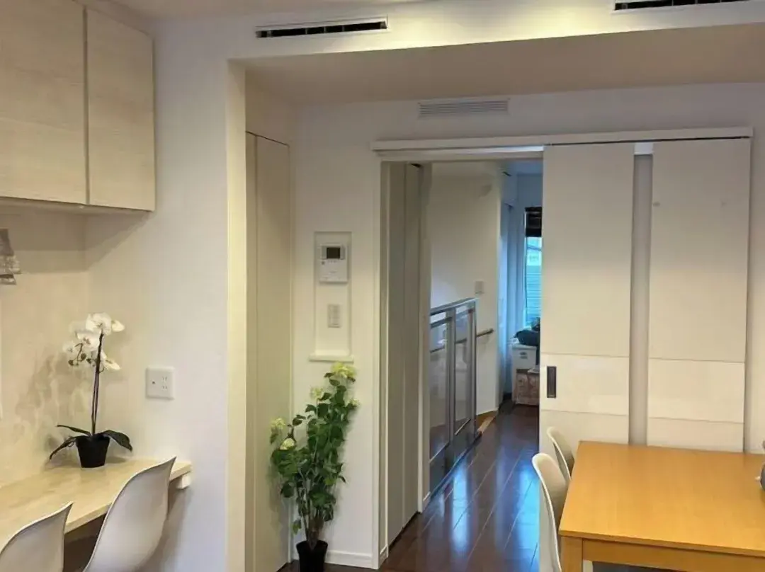 3-story Elegant Central Ac 2wc1bath - Tokyo