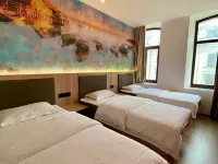 Hotel Holiday Hotel โรงแรมใกล้จัตุรัสรถไฟ