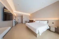 Home Inn (Altay Five Hundred Miles Wind and Sentiment Street Store)