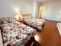 Hanna house - 2nd Floor Queen room with private full bathroom