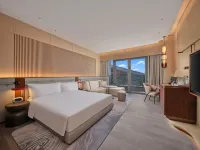 The Reserve Hotel Luoyang, Curio Collection by Hilton โรงแรมใน