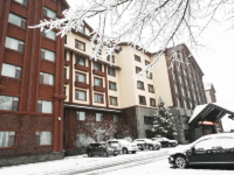 王朝聖地溫泉酒店（長白山北景區集散中心店） 鄰近長白山大泉河漂流的酒店