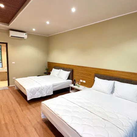 HANA Minh Chau Hotel Отели рядом с достопримечательностью «Bai Tu Long Bay»