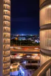 The Sunny Side 2BR with Pool and City View