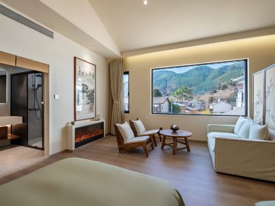 A Glowing mountain homestay