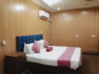Alizay Apartments Hotels near Bagh-e-Jinnah
