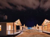 Snowtop Westernmost Lodge · Taxian โรงแรมใกล้จุดชมวิวสวนสาธารณะพื้นที่ชุ่มน้ําท่าแขก