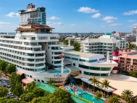 The Cruise Hotel (formerly A-ONE The Royal Cruise Hotel) Hotels near Naklua Beach