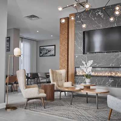 Four Points by Sheraton Oakville Hotels near Jack Darling Memorial Park