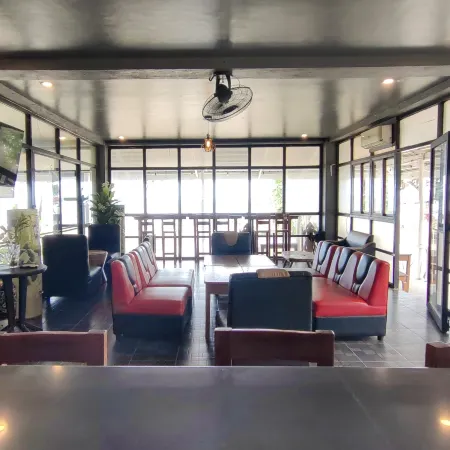 Puerto Paraiso Hostel