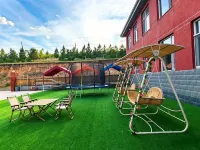 Liuyi Courtyard-Style Hotel (Fengning Bashang Grassland China Horse Town Tourist Resort) Hotel di Fengning