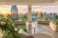 Majestic KLCC Infinity Pool | 5min Walk to Mall & Train Hotels near Capital Square
