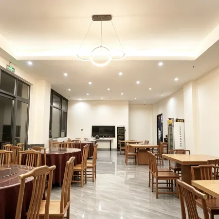 Yuting Resort Hotel (Wumeng Grassland Branch)