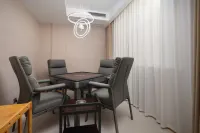 Meimei Lan Hotel (Yueyang Tower Pedestrian Street) - parking